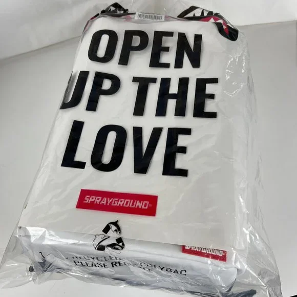 New Sprayground Scream Shark Art Piece White Backpack DLVX - Picture 11 of 11